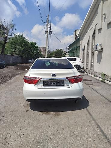 гибрид машины: Toyota Camry: 2016 г., 2.5 л, Автомат, Гибрид, Седан — 2