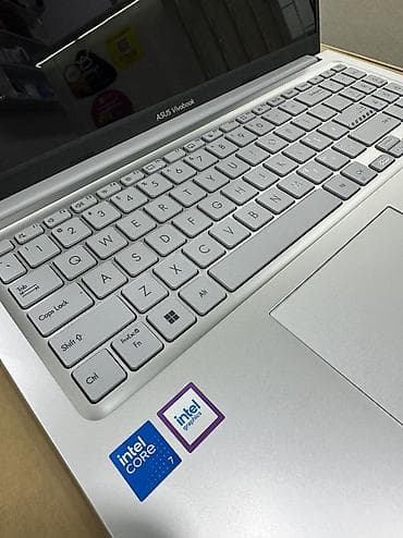 Ноутбуки и аксессуары: Новый, Intel Core i7 — 3