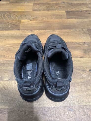 срочно продаю в связи с переездом: Эркектердин кроссовкасы, 42, Puma, Колдонулган, түсү - Кара, Өзү алып кетүү — 4