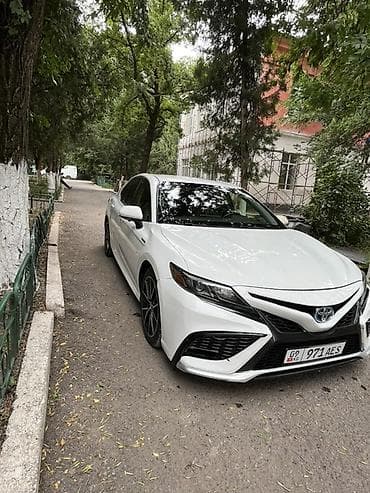 drift car: Toyota Camry: 2021 г., 2.5 л, Гибрид, Седан — 2