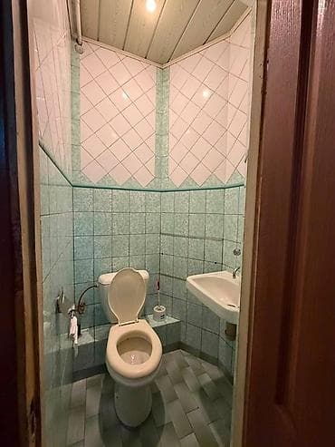 4 комнаты, 90 м², 2 этаж — 9