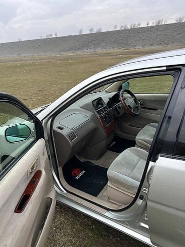 Toyota: Toyota Gaia: 2002 г., 2 л, Автомат, Бензин, Вэн/Минивэн — 5