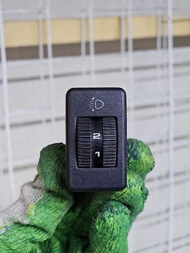 golf 2: Кнопка корректора фар VW Passat B3 (88-1993г.в.) Оригинал б/у, из — 1