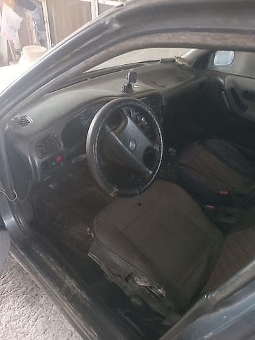 1 nz: Nissan Sunny: 1991 г., Ручные, Бензин, Седан — 4