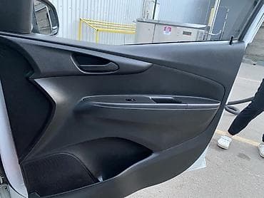 вариант кей джи: Chevrolet Spark: 2020 г., 1 л, Вариатор, Бензин, Хэтчбэк — 7