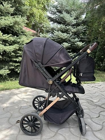 Прогулочная коляска с большим капюшоном и вместительной корзиной. В — 3