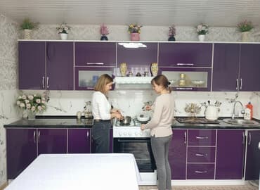 мебель на заказ кухонный гарнитур: Кухонный гарнитур, Б/у, цвет - Фиолетовый, МДФ — 1