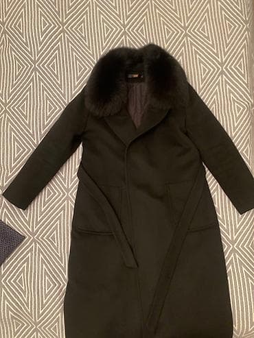 Жеке буюмдар: Женское черное пальто классического кроя с объемным меховым — 8