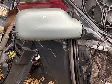 audi q3: Продаётся двери Пассат б3, левая задняя дверь Хонда СРВ -2, задняя — 3