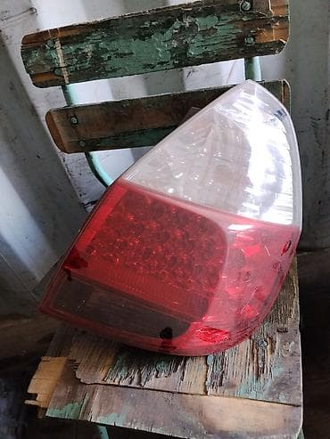задний плафон фит: Задний правый стоп-сигнал Honda Б/у, Оригинал, Япония — 1