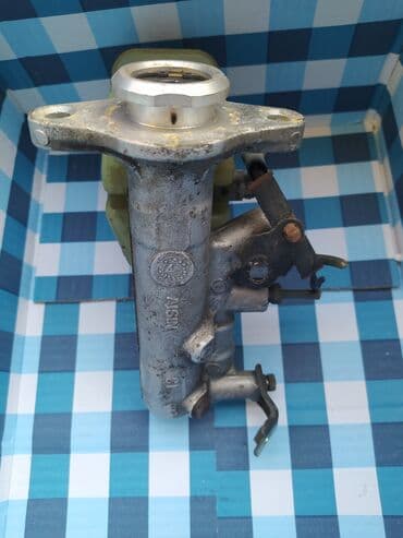 система форсунок: Главный тормозной цилиндр Toyota surf 185 привозной Япония — 2