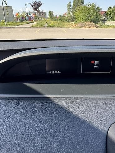 prius v: Toyota Prius: 2018 г., 1.8 л, Вариатор, Гибрид, Хэтчбэк — 9