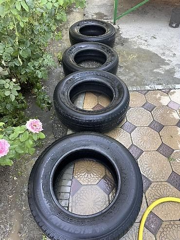 Комплект из 4 летних шин Michelin. Характеристики: - Размер: 265/65 — 3