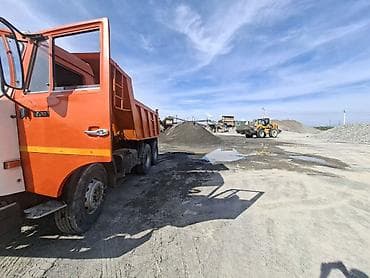 купить аквариум: Песок карьерный с доставкой самосвалами - Доставка самосвалами КАМАЗ — 1