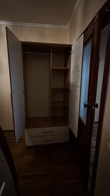 щи: Двухдверный шкаф для одежды с ящиками. - Корпус: под дерево, фасады — — 2