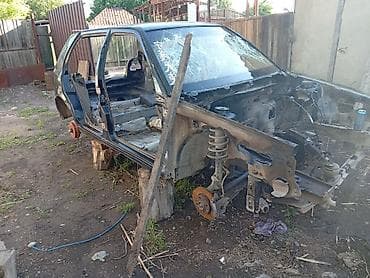 mercedes benz e class 210: Volkswagen Golf: 1991 г. — 2