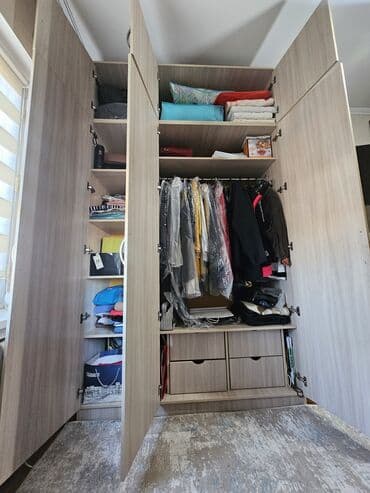 книжная шкаф: *Шкафы для одежды:* 1) 2.60м х 2.0м = 23 000 сом 2) 2.60м х 1.50м — 9