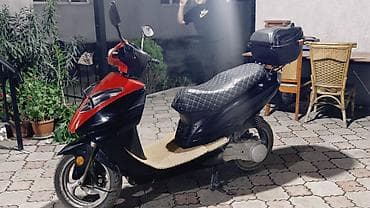 мото сатылат: Скутер 150 см³ ( класс «китайский городской»), красно‑чёрный — 2