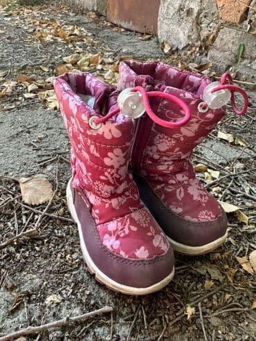 детская зимняя обувь капика: Утепленные детские ботинки FeBB в бордовом цвете с цветочным принтом — 1