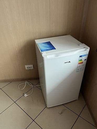 миний холодильник: Холодильник Avest, Минихолодильник — 3