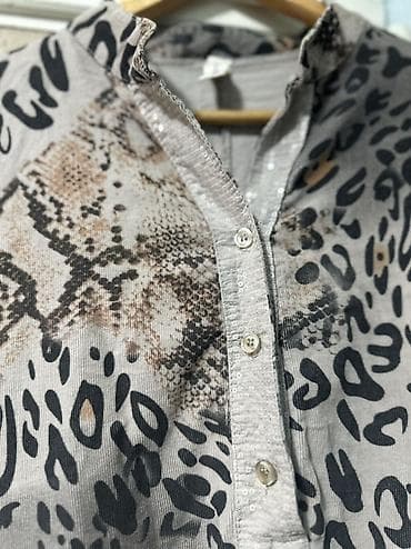 Платье-туника с анималистичным принтом - Длина: миди - Свободный — 6