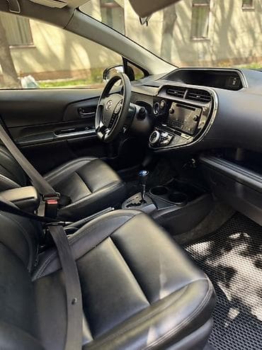 crv 1: Toyota Prius C: 2019 г., 1.5 л, Автомат, Гибрид, Хэтчбэк — 6