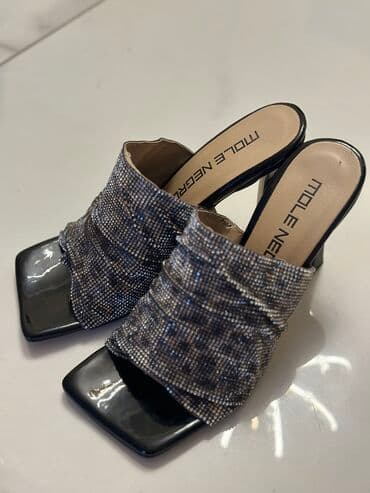 фирменная обувь из италии: Продаю шикарные шлепанцы на каблуках . Производство Турция. Новые — 1