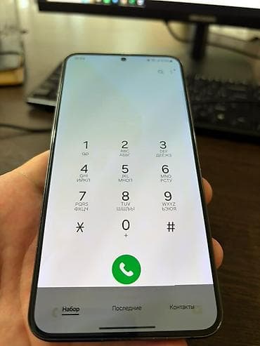 Техника и электроника: Samsung Galaxy S22 Plus, Б/у, 8 ГБ, цвет - Черный, 2 SIM — 1