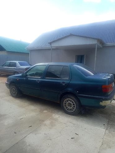vw: Volkswagen Vento: 1994 г., 1.8 л, Ручные, Бензин, Седан — 3