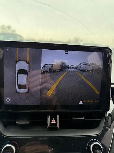 Toyota: Toyota Corolla: 2019 г., 1.8 л, Вариатор, Гибрид, Седан — 4