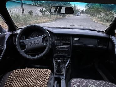 Транспорт: Audi 80: 1990 г., 2 л, Механика, Бензин, Седан — 4