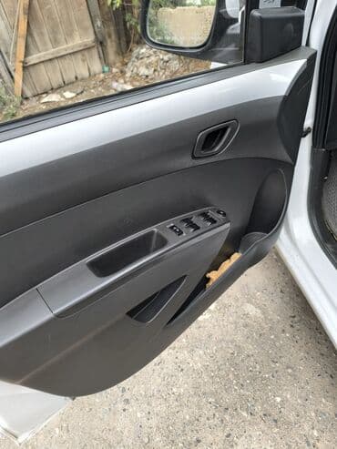 автомобили каракол: Chevrolet Spark: 2015 г., 1.1 л, Автоматтык, Бензин, Хетчбек — 1