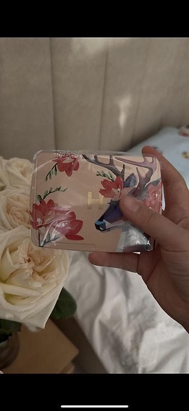 Hourglass Ambient Lighting Edit – ограниченная коллекция Holiday