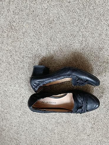 Женская обувь: Женская обувь — набор из 6 пар Состав: - Черные открытые босоножки на — 6