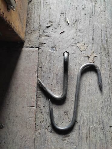 кой кыркыч: Продаю крюки разные для туш скота заводские зделаны из нержавейки цена — 3