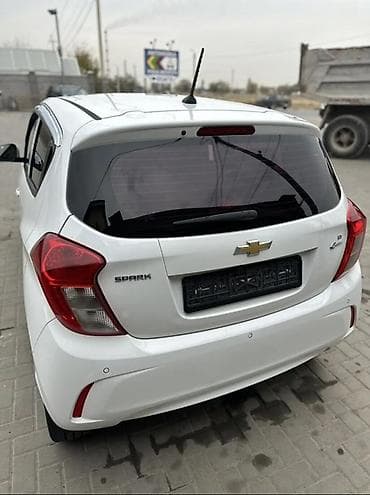 2017: Chevrolet Spark: 2017 г., 1 л, Автомат, Бензин, Хэтчбэк — 3