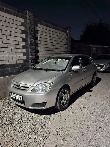 Toyota Corolla: 2004 г., Автомат, Бензин, Хэтчбэк