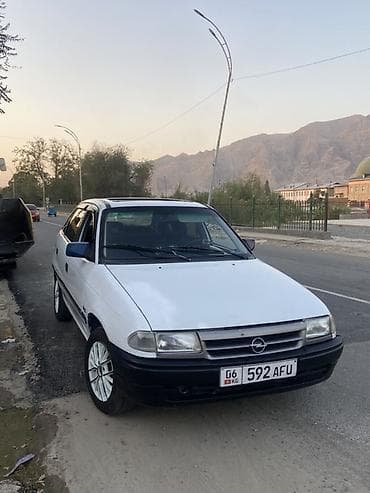 газ 469: Opel Astra: 1994 г., 1.4 л, Кол менен иштөөчү, Бензин, Хетчбек — 1