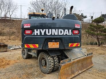 wolsvagen caddy: Экскаватор, Hyundai, 2022 г., Колесный — 2