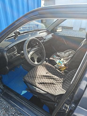 ej ve: Volkswagen Vento: 1992 г., 1.8 л, Механика, Бензин, Седан — 9