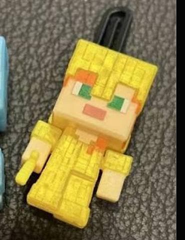 samsung note7: Продам/обменяю фигурка-брелок Майнкрафт киндер. в отличном состоянии — 1
