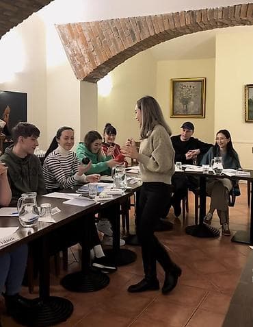 секция волейбола: Языковые курсы Для взрослых, Для детей — 4