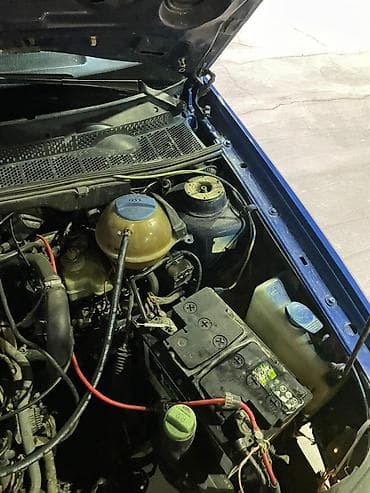 nissan march заднее крыло: Volkswagen Vento: 1993 г., 1.8 л, Ручные, Бензин, Седан — 10