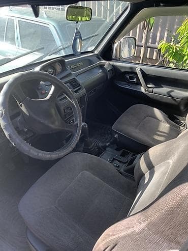 коврик на торпеду: Mitsubishi Pajero: 1995 г., 2.5 л, Механика, Дизель, Внедорожник — 3