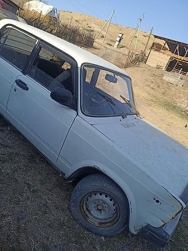 лексус лх 470 тюнинг: Автомобиль седан классического типа, светло-серый цвет кузова. Кузов — 1