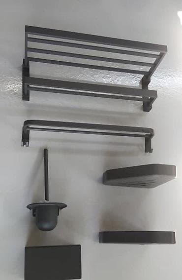 solutions third edition: Комплект аксессуаров для ванной комнаты, цвет: графит/черный матовый — 1