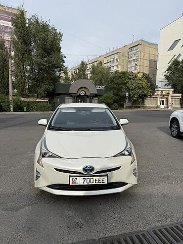 byd e2 2022: Toyota Prius: 2017 г., 1.8 л, Вариатор, Гибрид, Хэтчбэк — 1