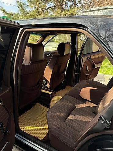 Продажа авто: Mercedes-Benz W124: 1990 г., 2.3 л, Автомат, Бензин, Седан — 10