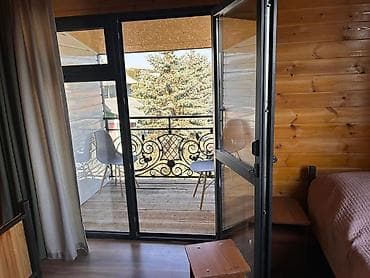 балыкчы комната: Сдаются номера в центре г. Чолпон-Ата с видом на озеро и горы. Очень — 1