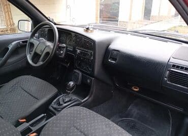 полированный машинка: Volkswagen Passat: 1994 г., 2 л, Механика, Бензин, Седан — 6